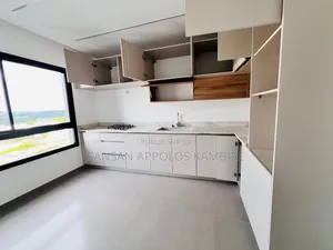 3chbre Appartement dans A Louer Appartements, Cocody à Vendre