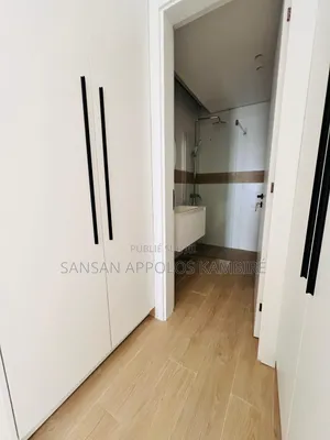 3chbre Appartement dans A Louer Appartements, Cocody à Vendre