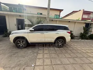 Toyota Fortuner 2022 Blanc