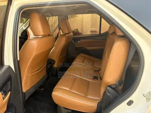 Toyota Fortuner 2022 Blanc