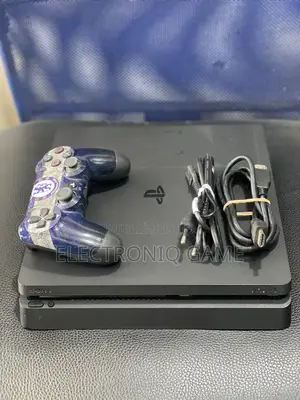 Playstation 4 Slim