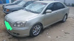Toyota Avensis 1998 Gris