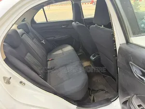 Suzuki Dzire 2023 Blanc