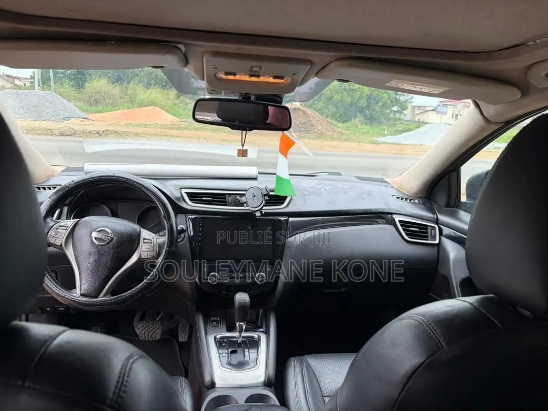 Nissan Qashqai 2016 Black