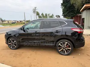 Nissan Qashqai 2016 Black