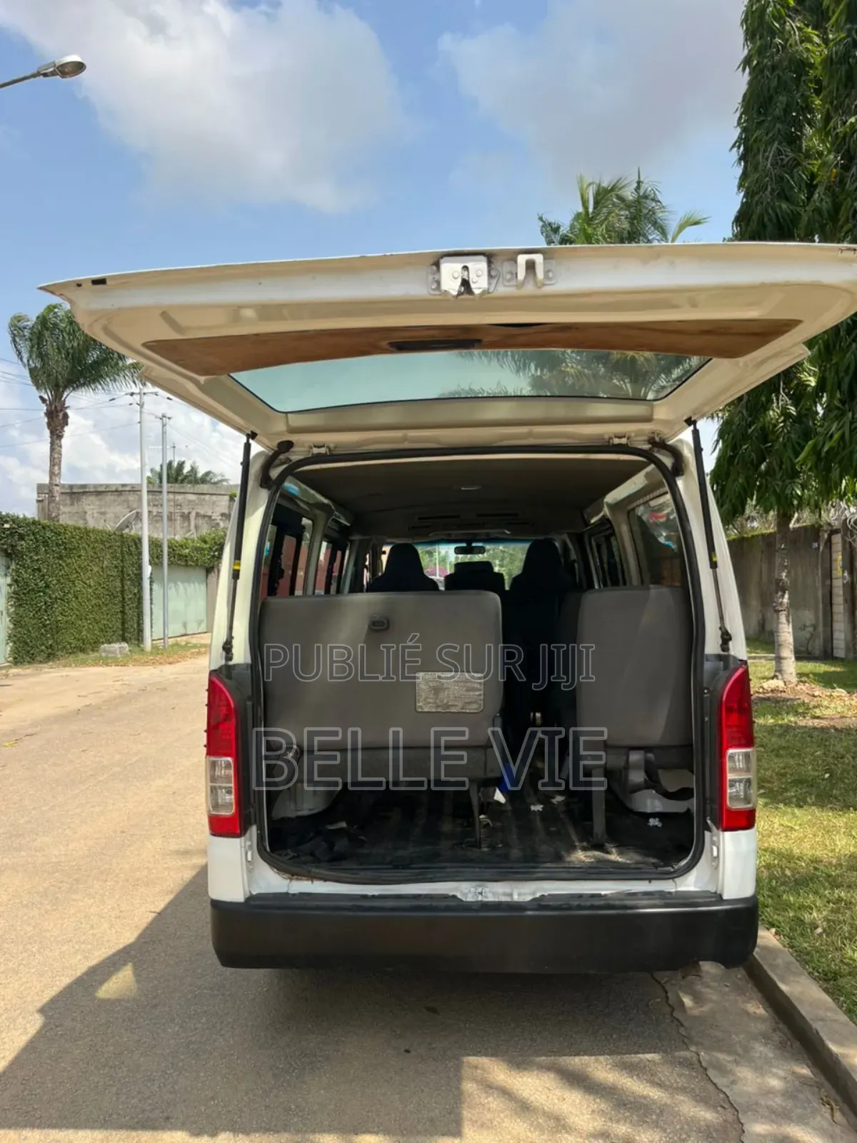 Toyota C-HR 2023 Blanc