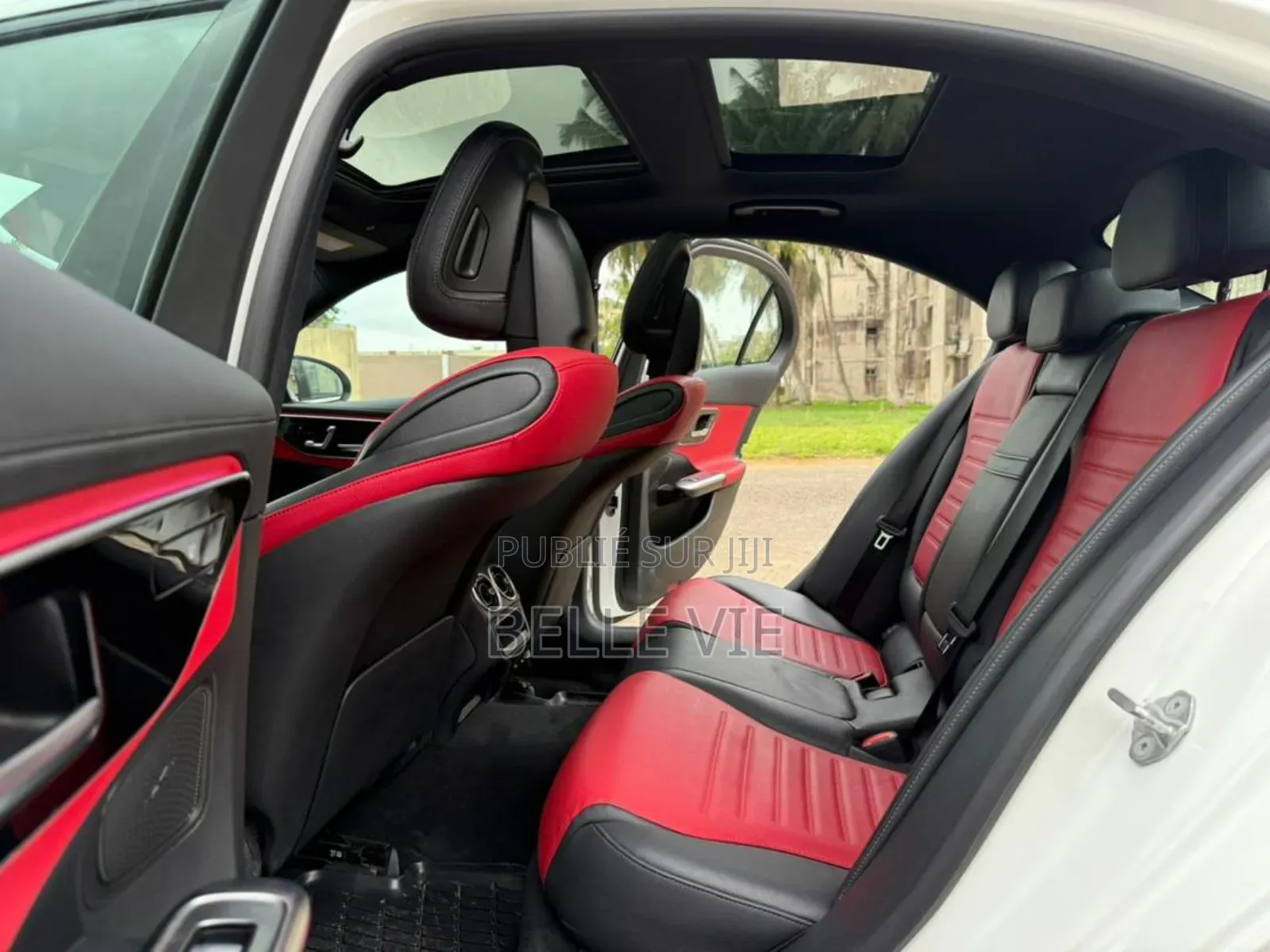 Nouveau Mercedes-Benz C300 2023 Blanc