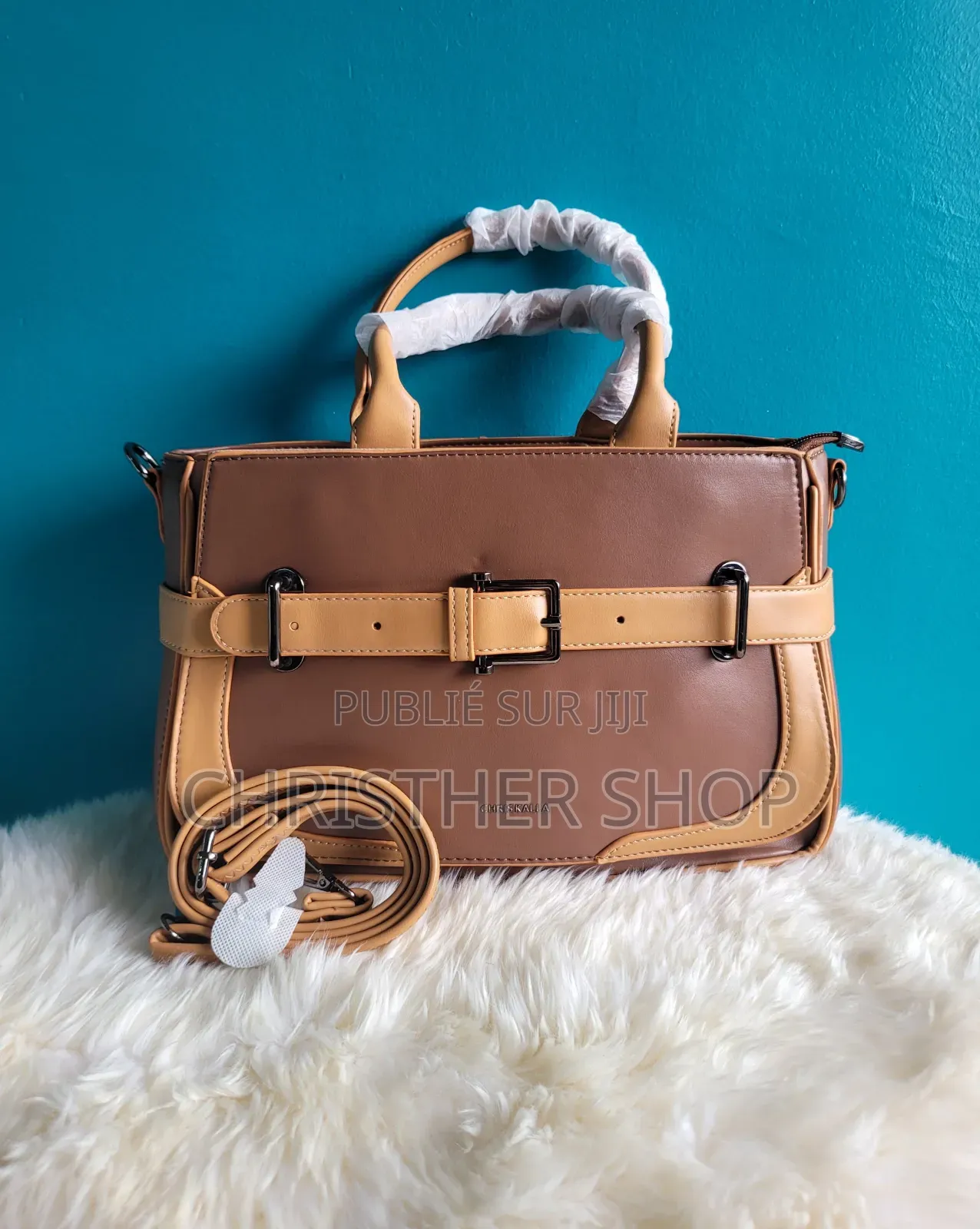 Sac À Main Pedra en Cuir Sous Plusieurs Coloris