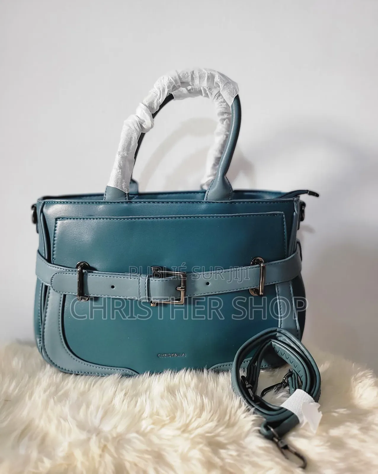 Sac À Main Pedra en Cuir Sous Plusieurs Coloris