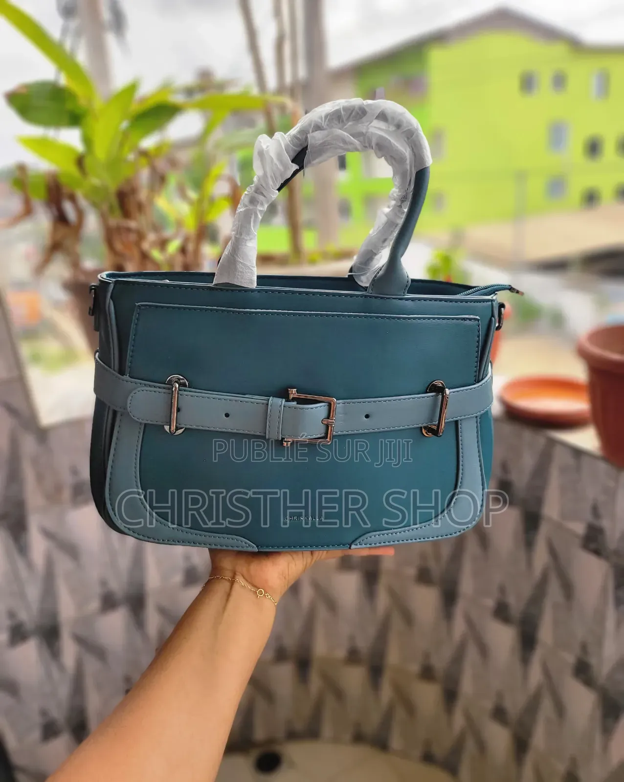 Sac À Main Pedra en Cuir Sous Plusieurs Coloris