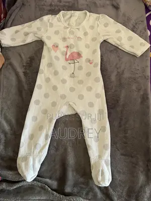 Lot De Vêtements 9-12 Mois