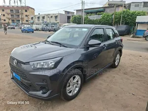 Nouveau Toyota Raize 2024 Gris