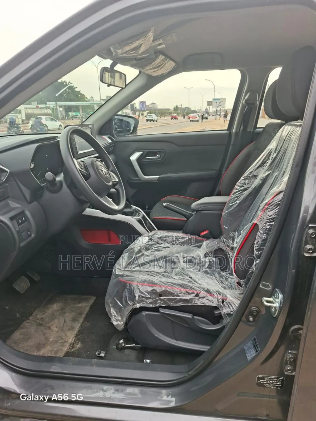 Nouveau Toyota Raize 2024 Gris