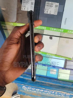 Apple iPhone X 64 GB Black