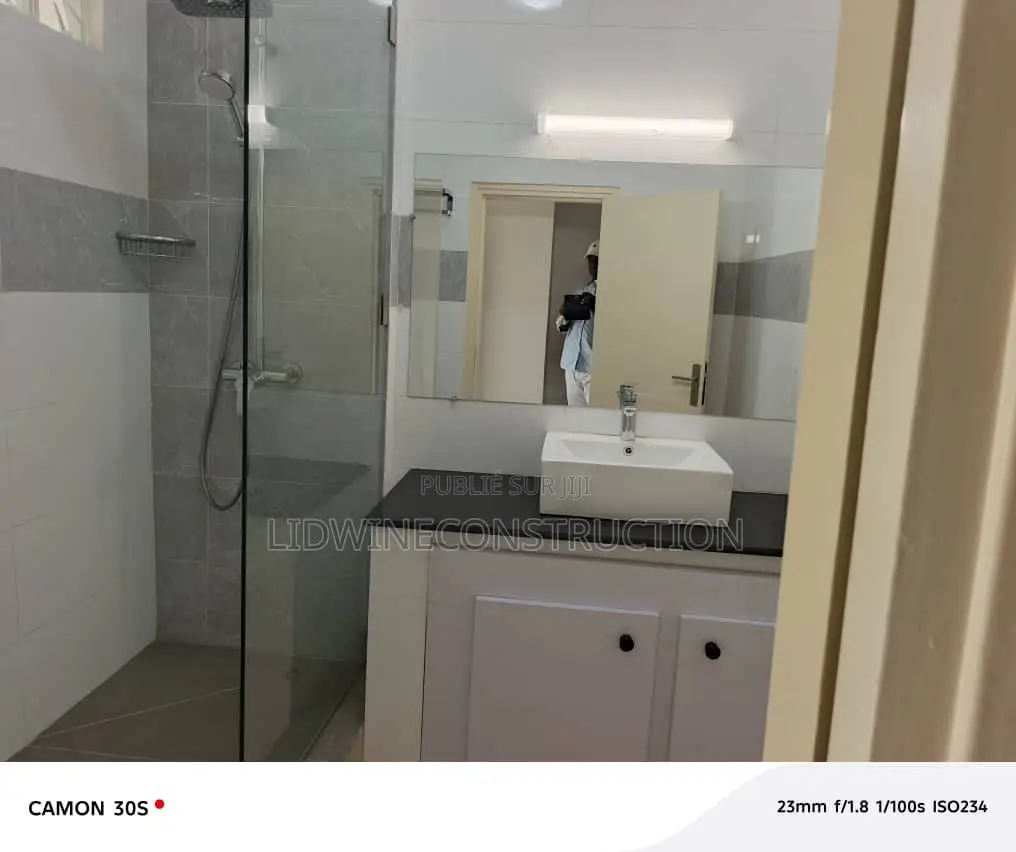 2chbre Appartement dans Le Plateau à Louer