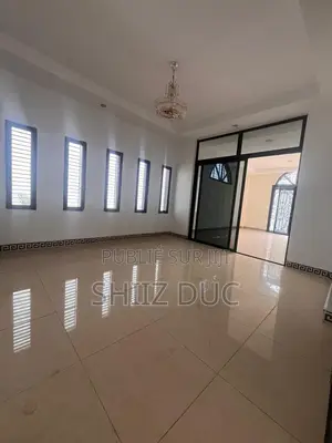 6chbre Maison dans Mohamed, Cocody à Vendre