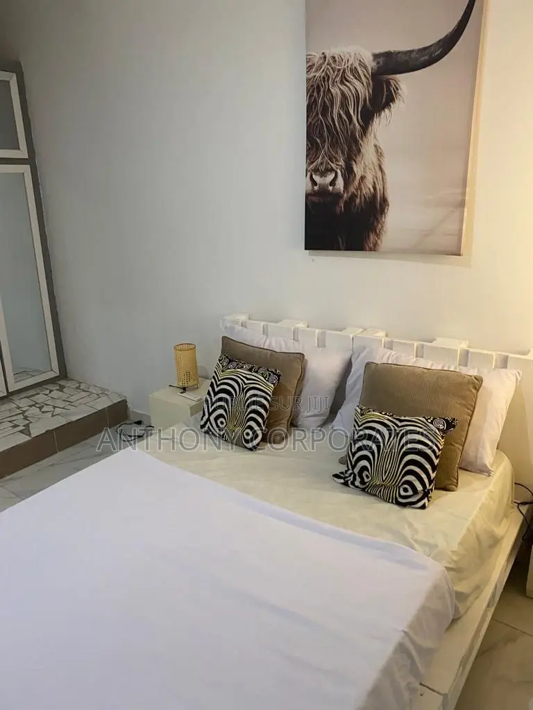 02 Pièces Meublée. Cocody Blockhaus en Face Du Trader Cent