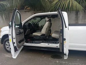 Ford F-150 XLT 4x2 Regular Cab Styleside 6.5 ft. box 122 in. WB 2018