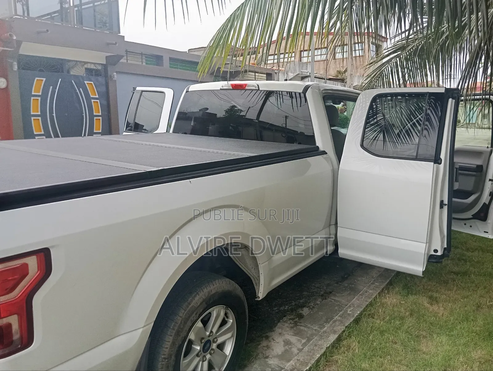 Ford F-150 XLT 4x2 Regular Cab Styleside 6.5 ft. box 122 in. WB 2018