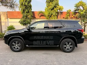 Toyota Fortuner 2021 Black