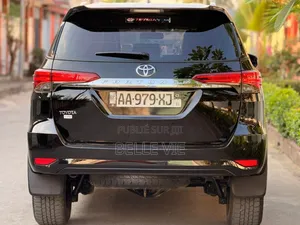 Toyota Fortuner 2021 Black