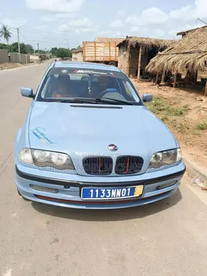 BMW 1 Series 2024 Gris