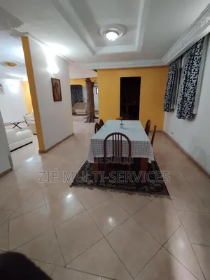 9chbre Duplex dans Zié Multi-Service, Cocody à Vendre
