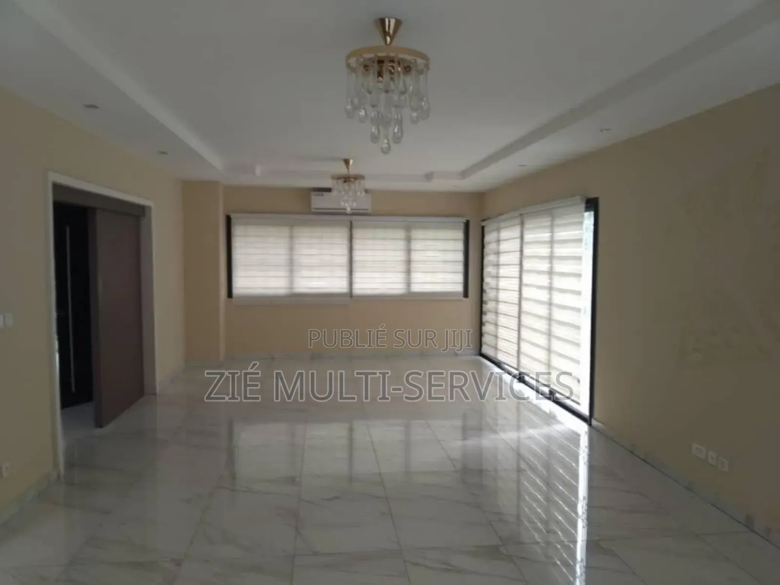 9chbre Duplex dans Zié Multi-Service, Cocody à Vendre