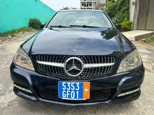 Mercedes-Benz C300 Luxury Sedan AWD (3.0L 6cyl 7A) 2008 Black