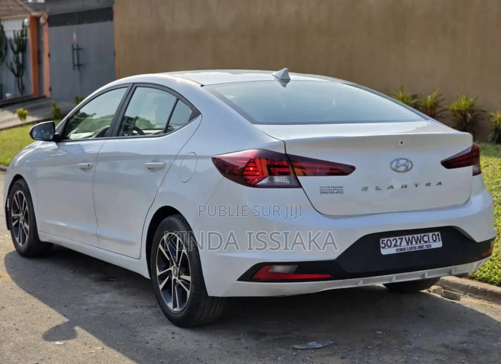 Hyundai Elantra 2020 Blanc cassé