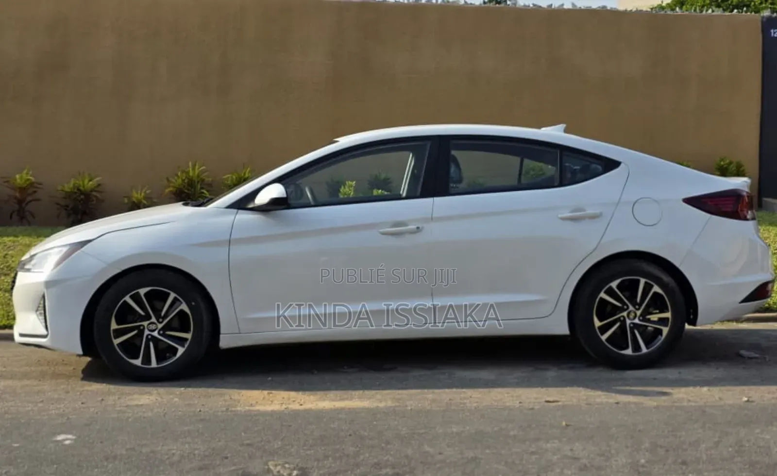 Hyundai Elantra 2020 Blanc cassé