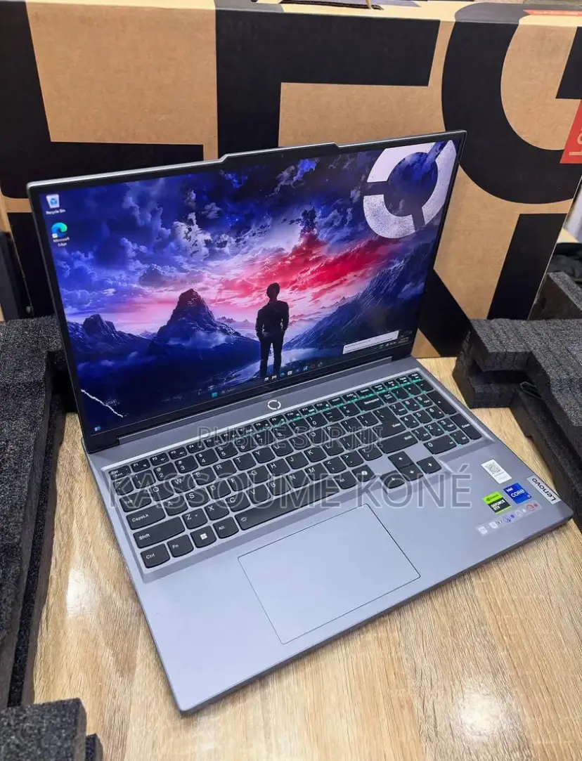 Ordinateur Portable Lenovo Legion Slim 5 24GB AMD Ryzen 7 HDD+SSD 512GB