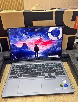 Ordinateur Portable Lenovo Legion Slim 5 24GB AMD Ryzen 7 HDD+SSD 512GB