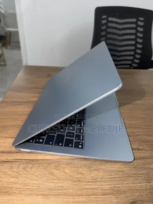 Apple MacBook Air 2025 M4 13-Inch 16GB Apple M4 SSD 256GB