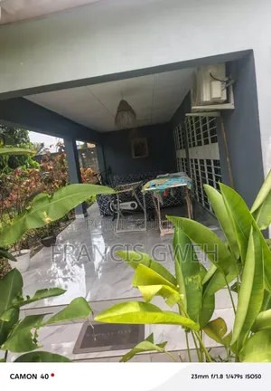 3chbre Villa dans Francis Gweh, Cocody à Louer