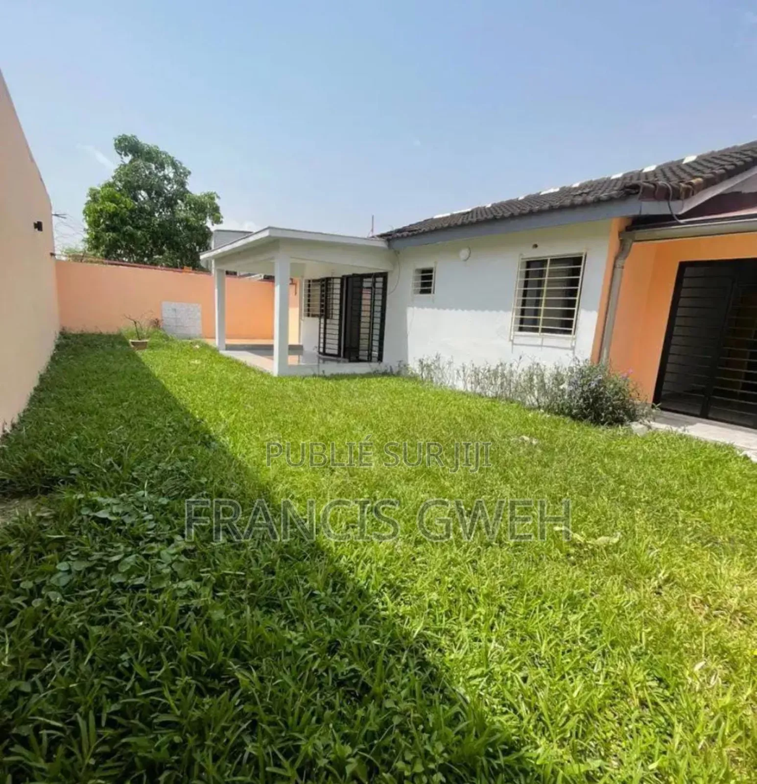 3chbre Duplex dans Francis Gweh, Cocody à Louer