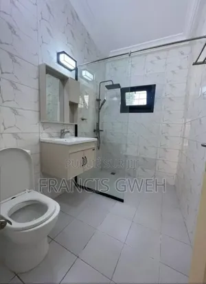 3chbre Duplex dans Francis Gweh, Cocody à Louer