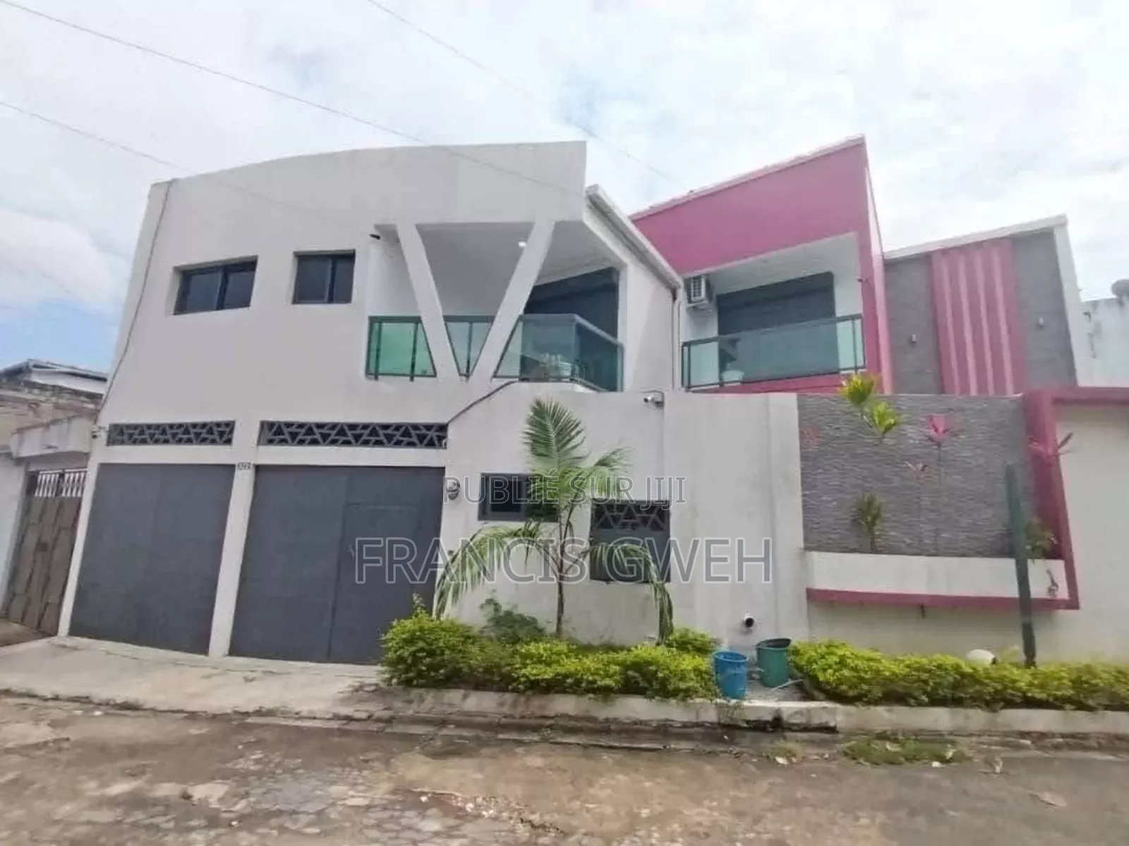 2chbre Duplex dans Francis Gweh, Cocody à Louer