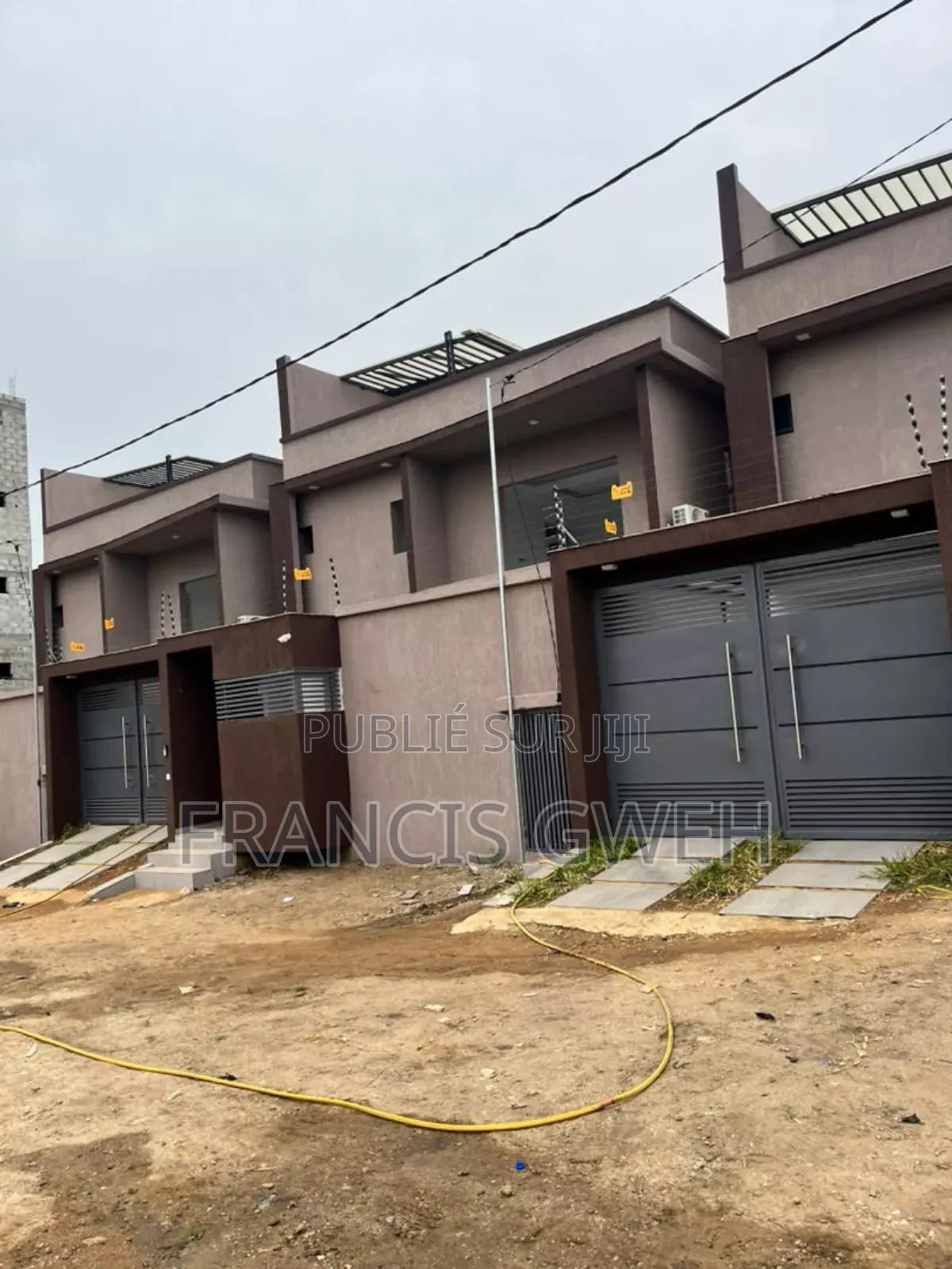 5chbre Duplex dans Francis Gweh, Cocody à Vendre
