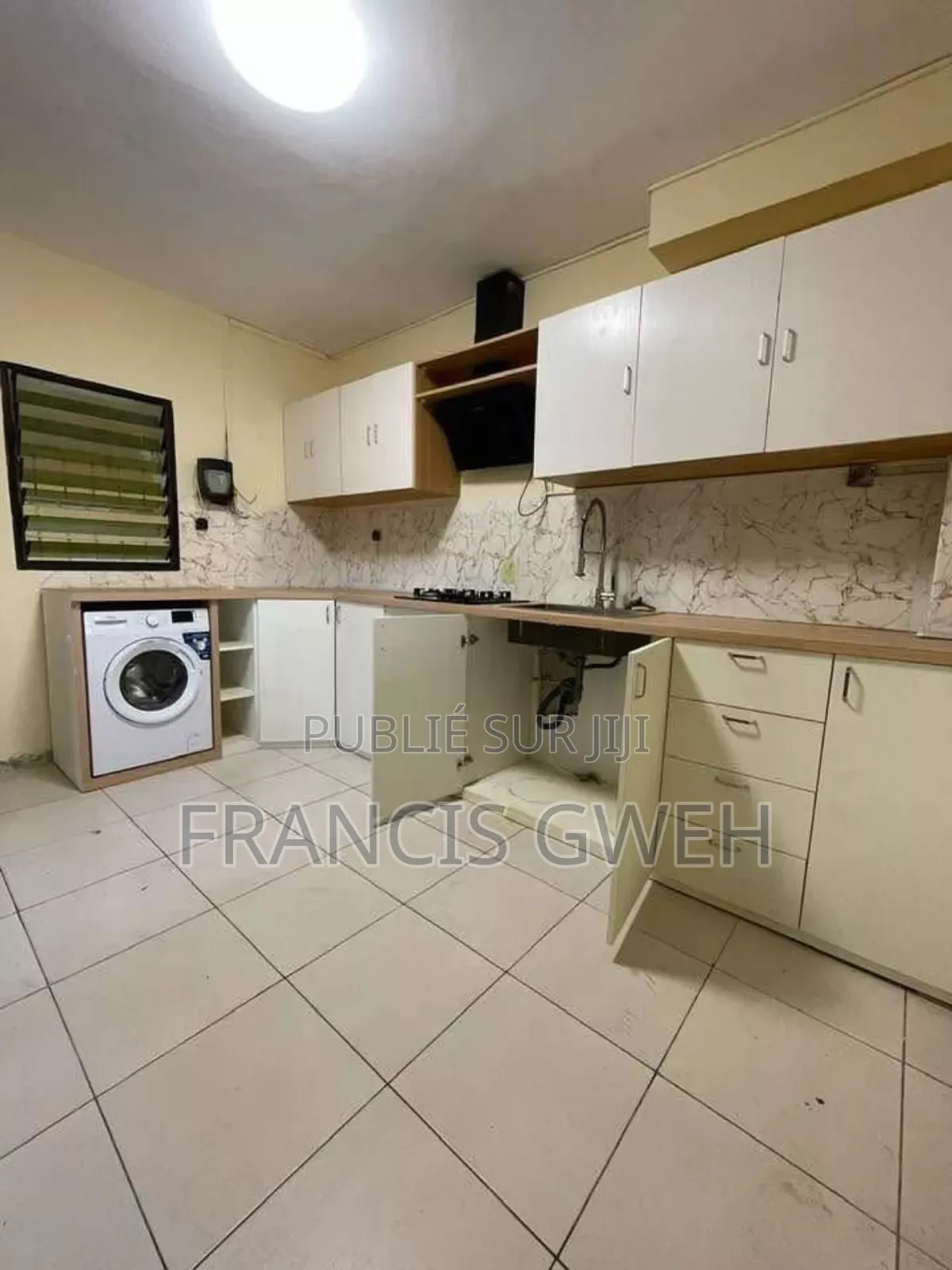 3chbre Duplex dans Francis Gweh, Cocody à Louer