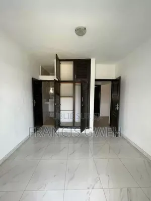 3chbre Duplex dans Francis Gweh, Cocody à Louer