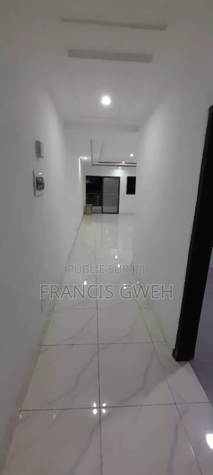 2chbre Appartement dans Francis Gweh, Cocody à Vendre