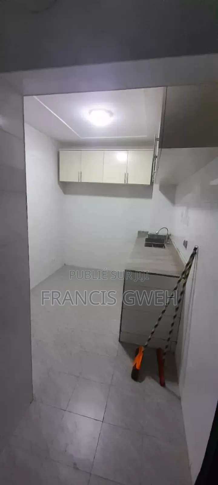 2chbre Appartement dans Francis Gweh, Cocody à Vendre