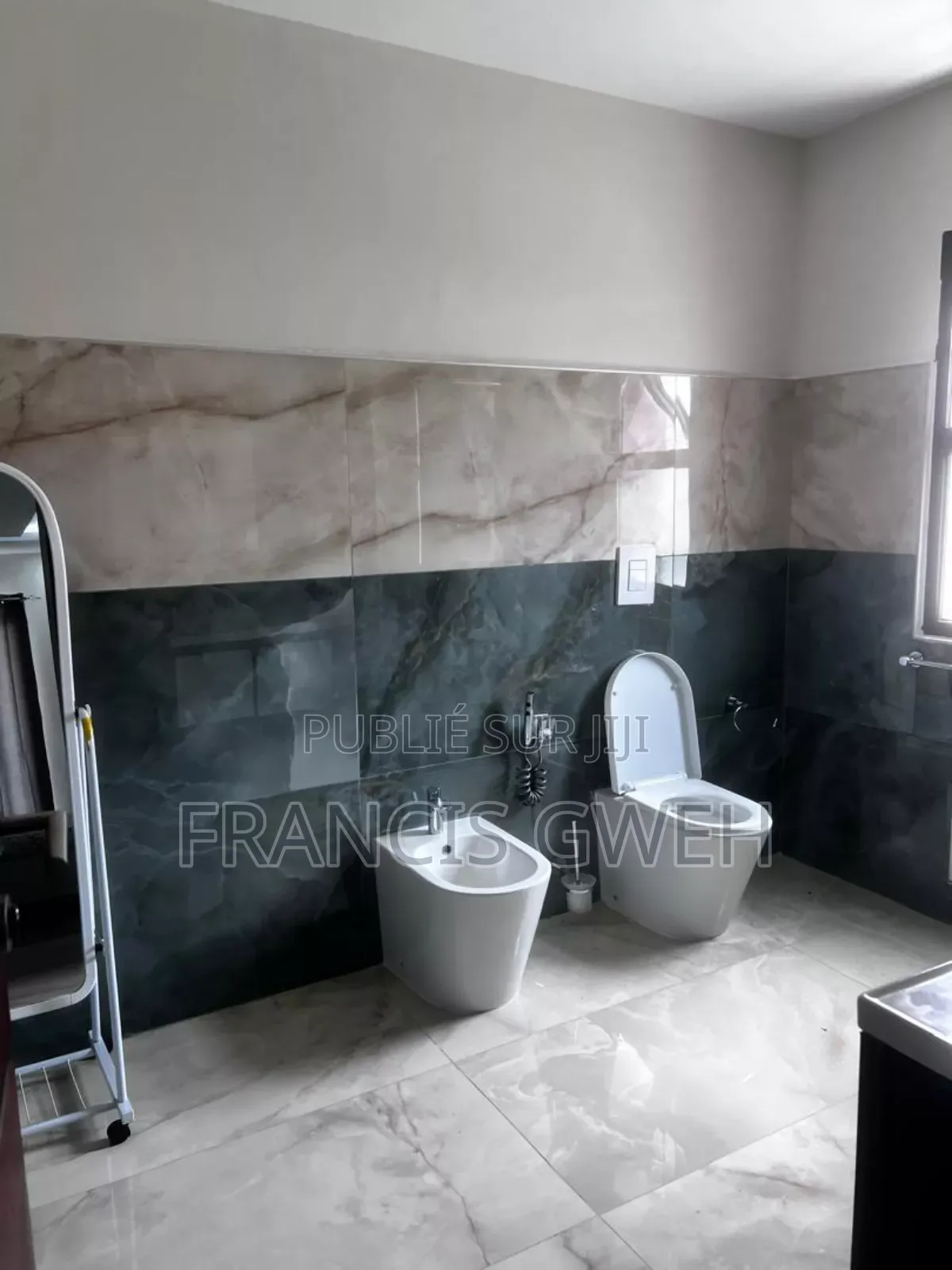 4chbre Duplex dans Francis Gweh, Cocody à Louer