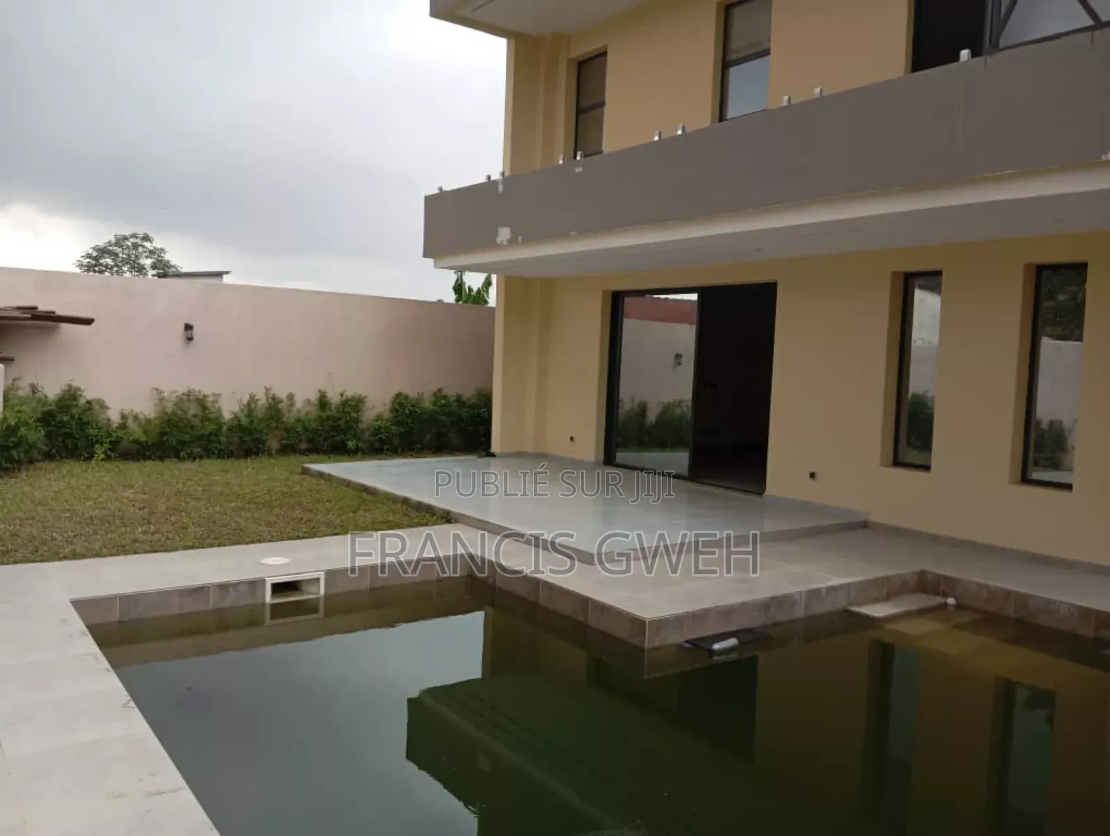 6chbre Duplex dans Francis Gweh, Cocody à Vendre