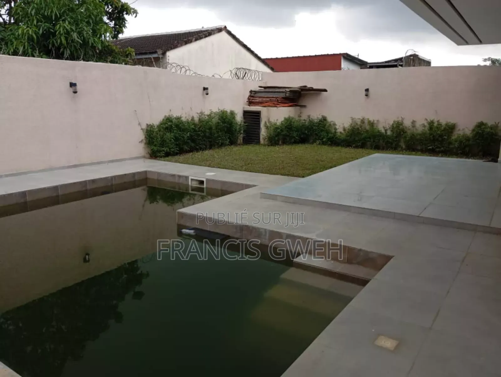 6chbre Duplex dans Francis Gweh, Cocody à Vendre