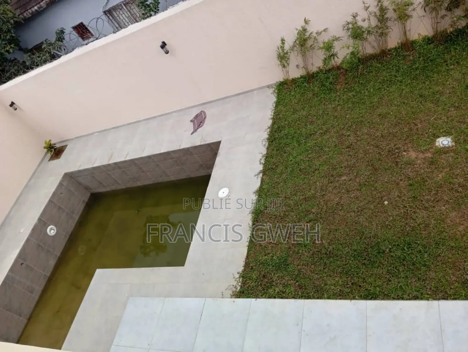 6chbre Duplex dans Francis Gweh, Cocody à Vendre