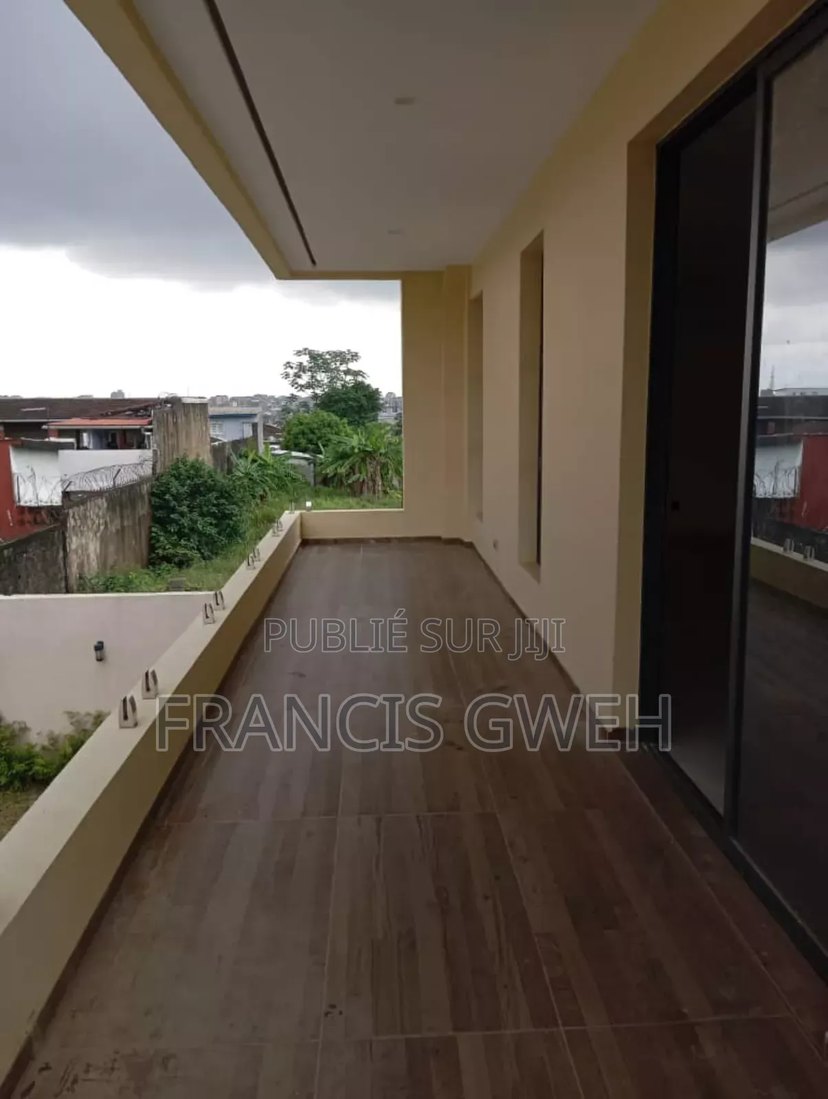 6chbre Duplex dans Francis Gweh, Cocody à Vendre