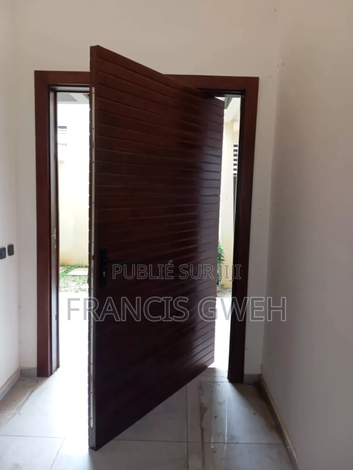 6chbre Duplex dans Francis Gweh, Cocody à Vendre