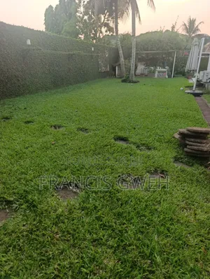 3chbre Villa dans Francis, Cocody à Vendre